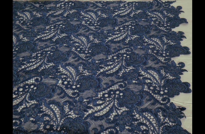 Guipure Lace Net with Large Daisies Polyester Single-Colored - 130cm